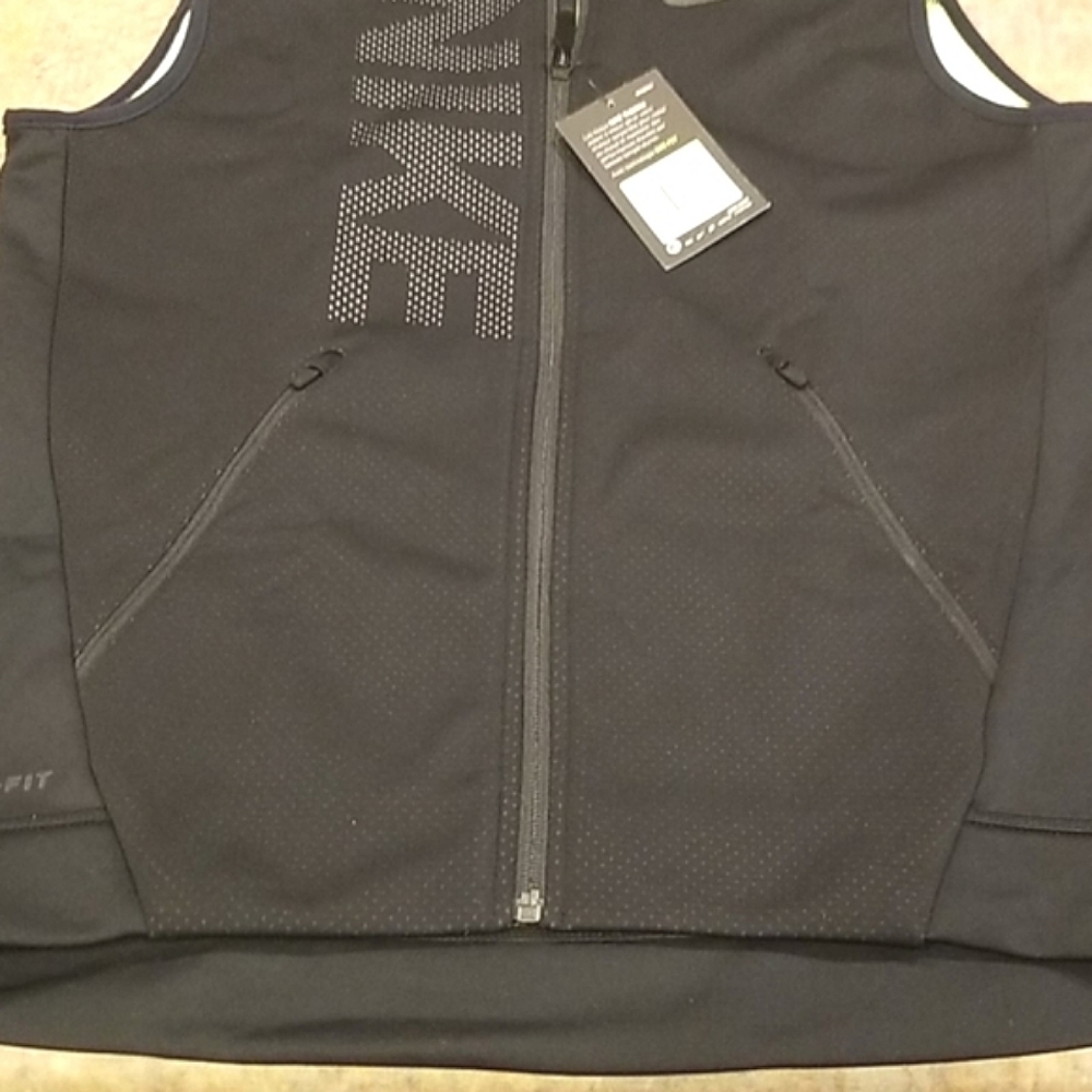 Nike training vest - Picture 7 of 8
